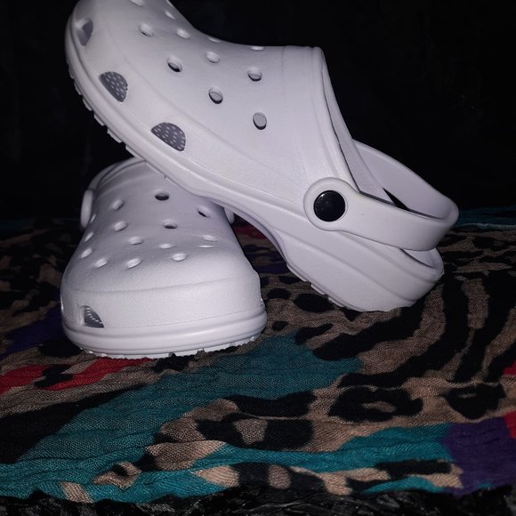 ((Listing # 128)) White Shoes (( New )) - Picture 1 of 5